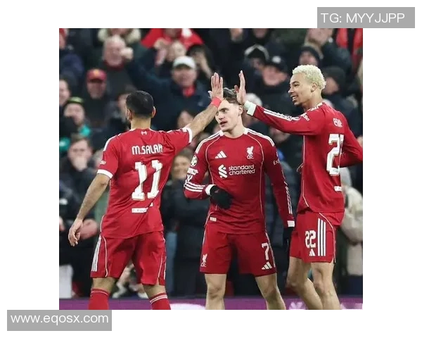 英超两大豪门激战，利物浦绝平曼联，榜首争夺陷入胶着局面